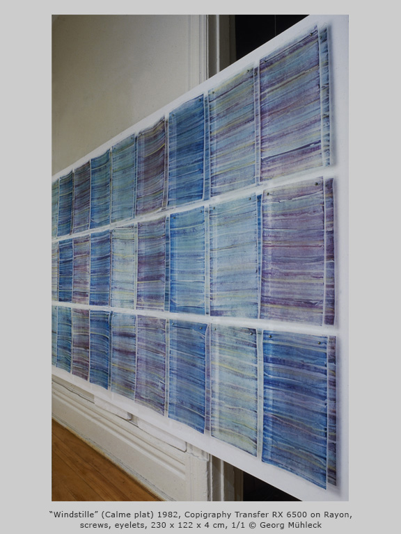 “Windstille” (Calme plat) 1982, Copigraphy Transfer RX 6500 on Rayon, screws, eyelets, 230 x 122 x 4 cm, 1/1 © Georg Mühleck